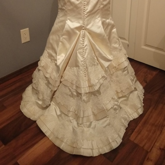 Lazaro Wedding Dress - Picture 7 of 7